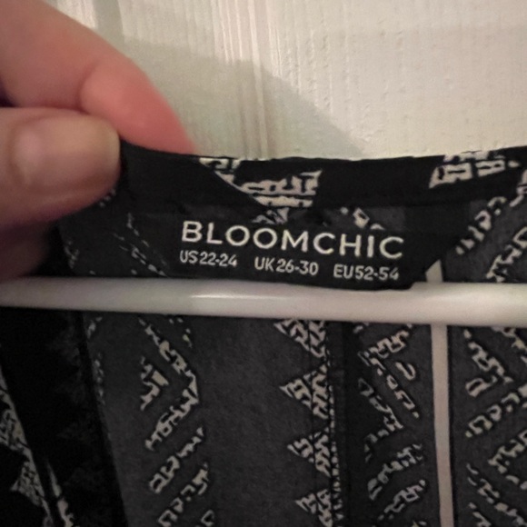 BloomChic Shirred Split Hem Dress - Picture 4 of 4